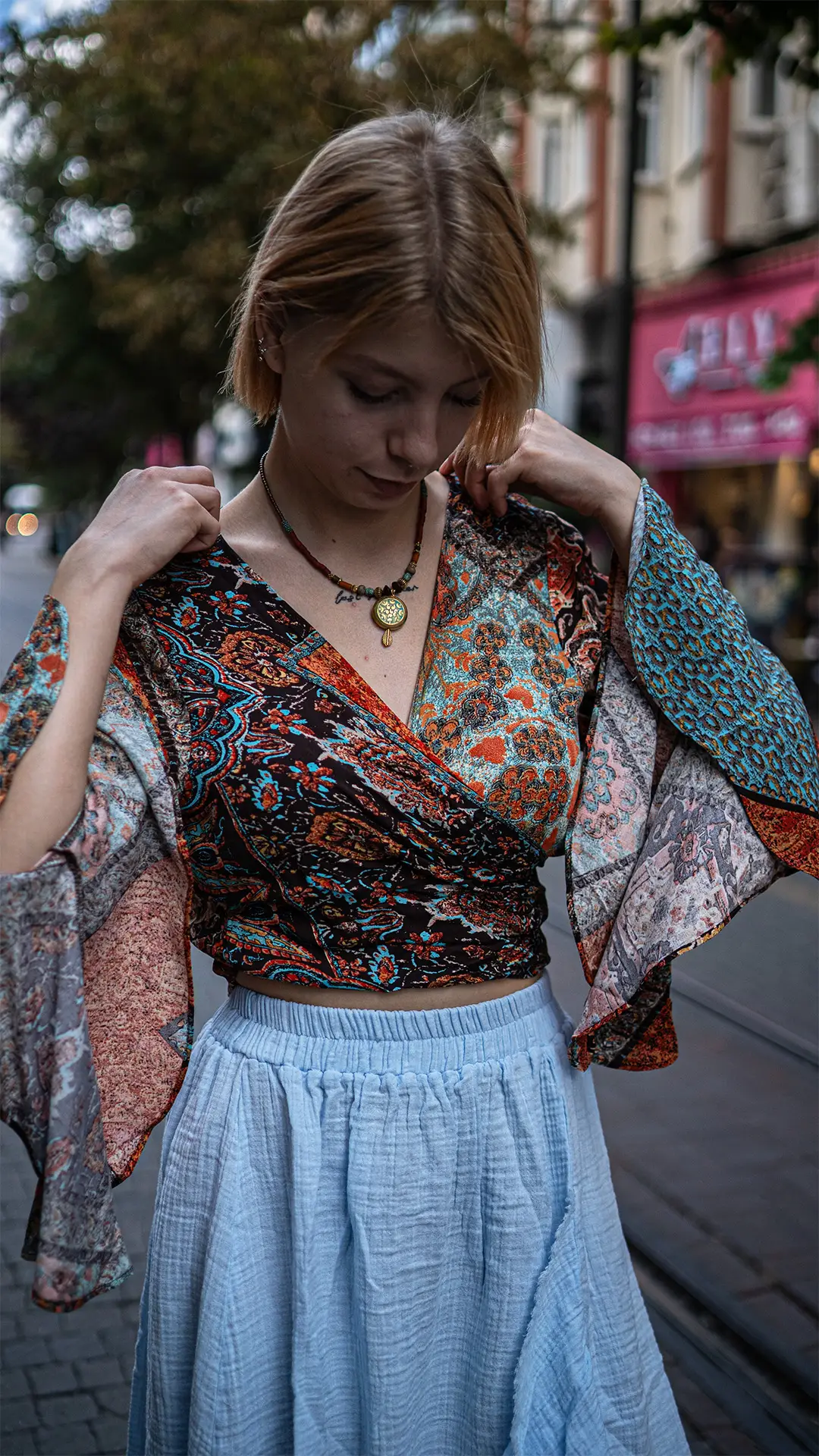 Etnik Desenli İspanyol Kol Crop Bluz