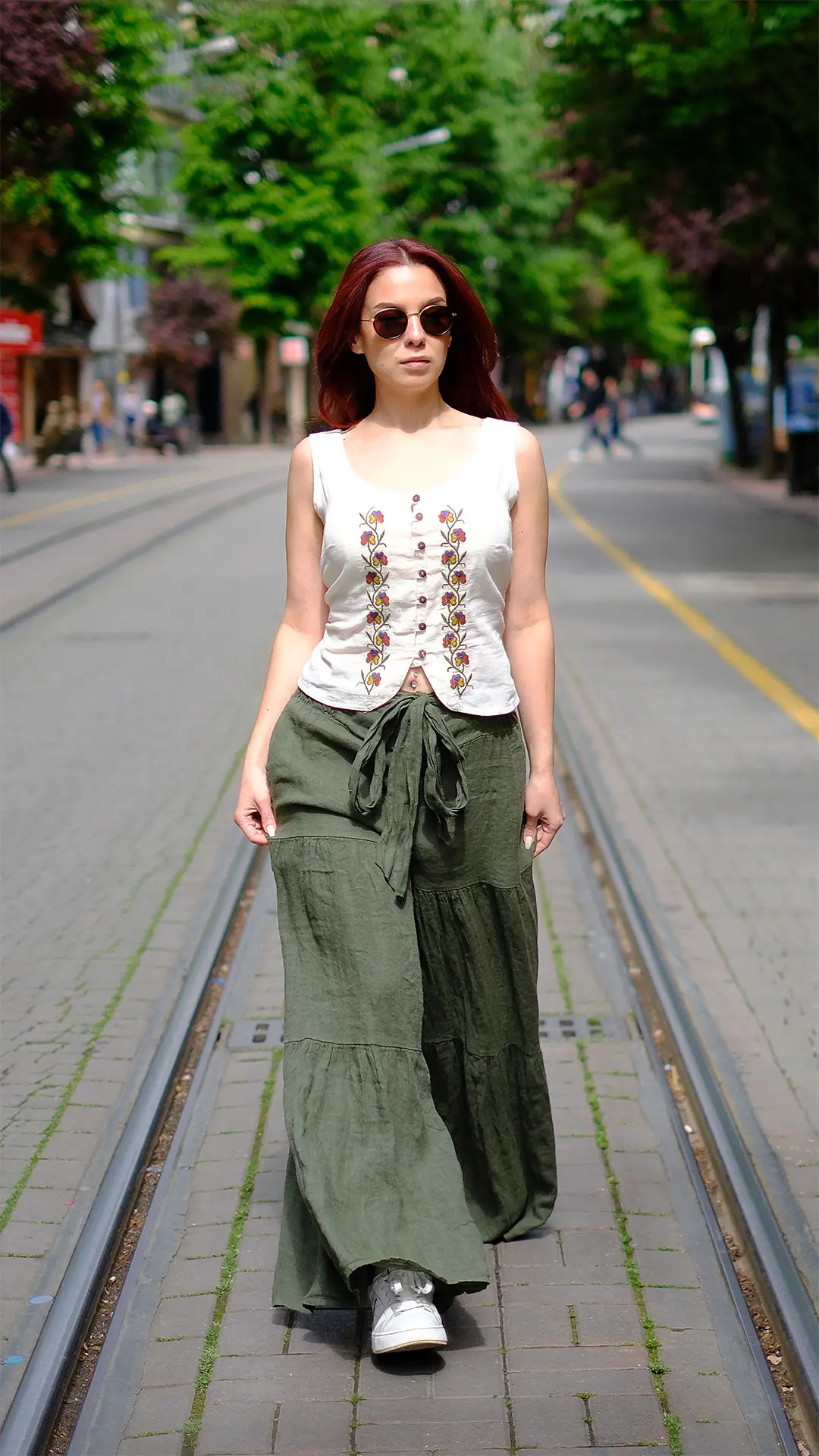 Çiçek Nakışlı Bluz