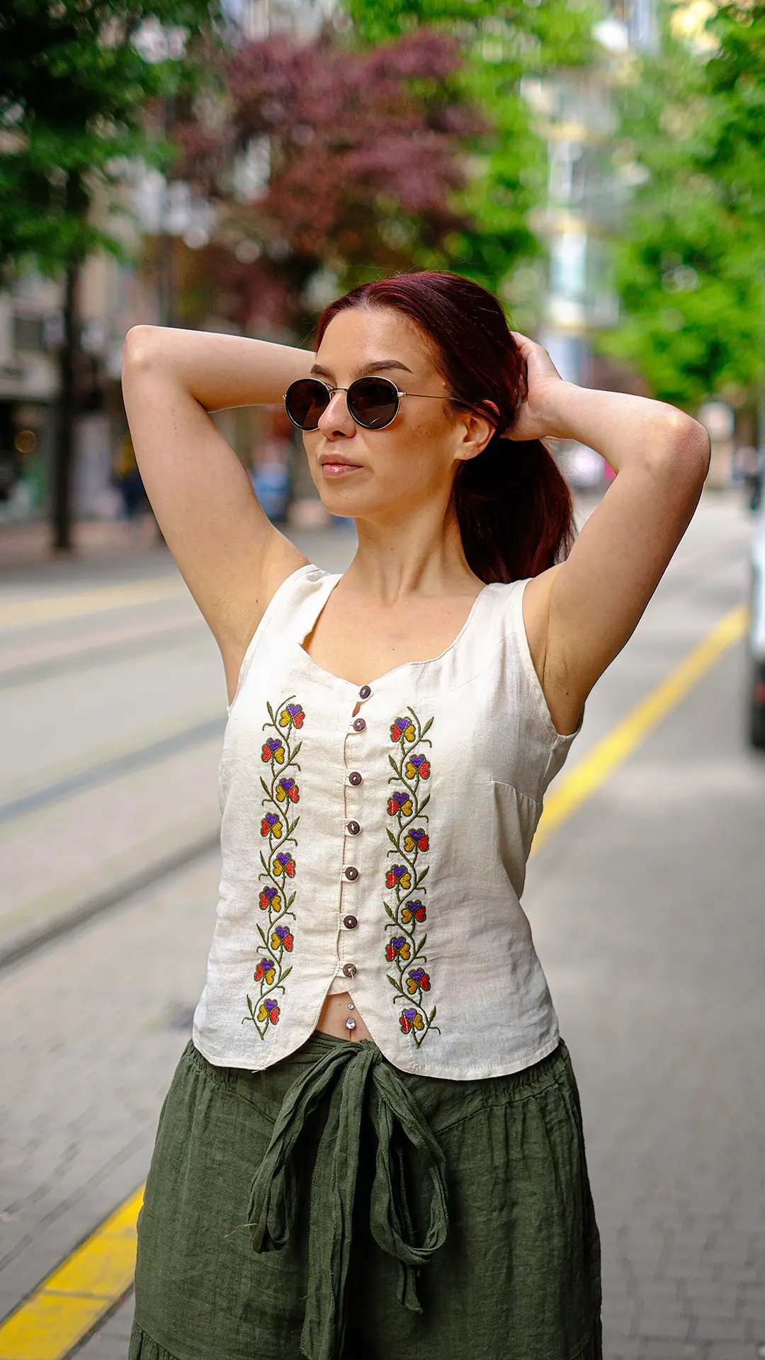 Çiçek Nakışlı Bluz