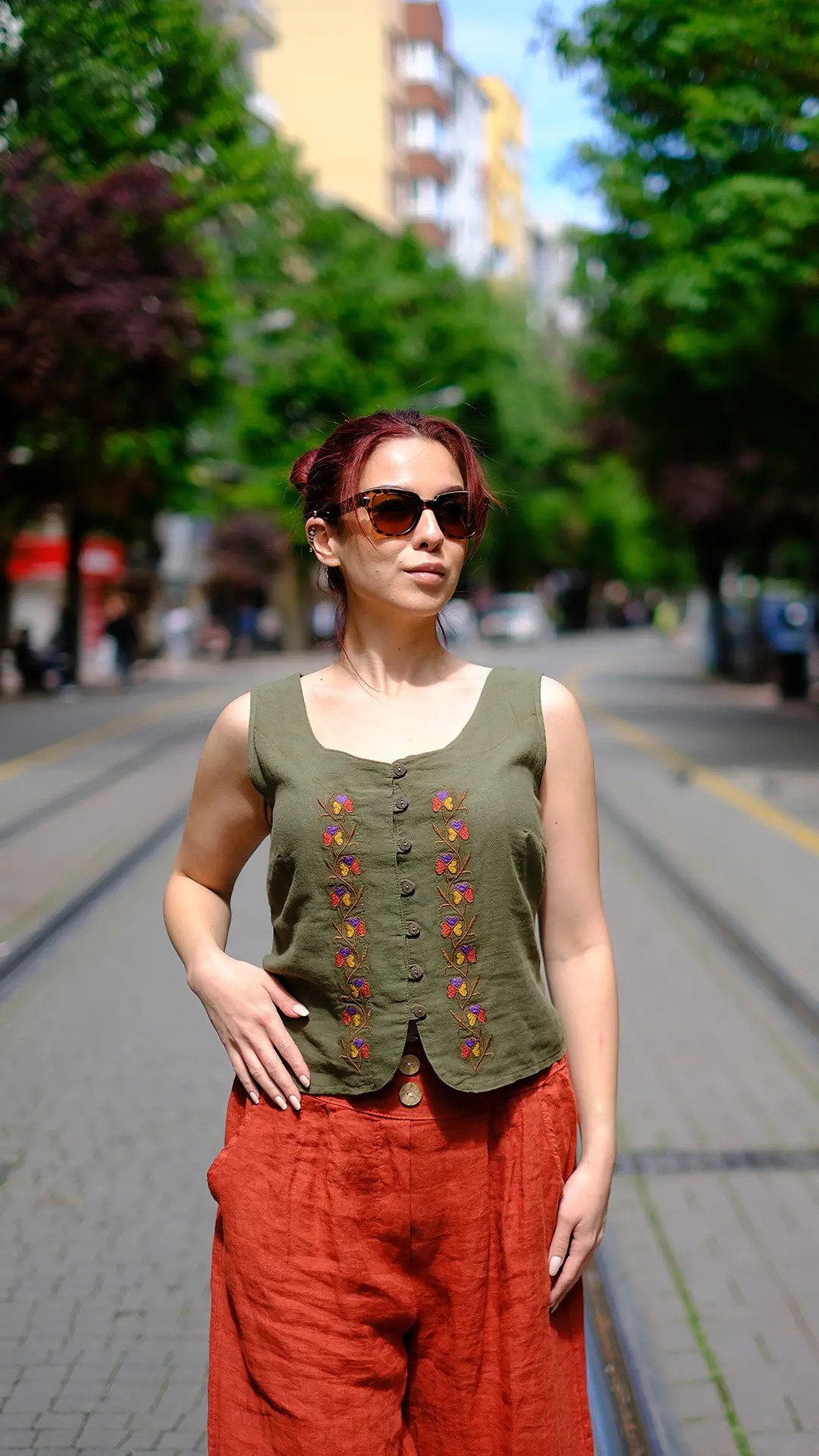 Çiçek Nakışlı Bluz