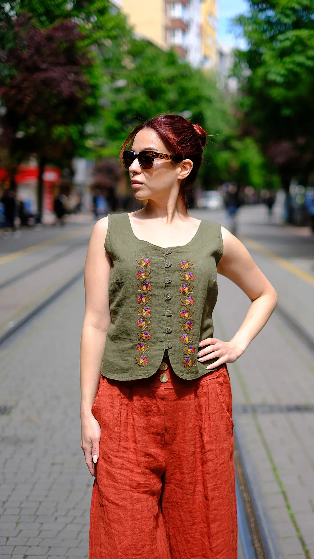 Çiçek Nakışlı Bluz