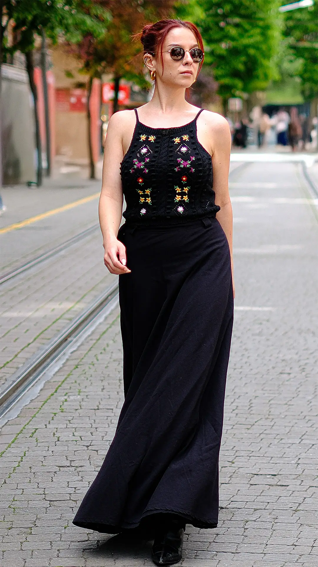 Çiçek İşlemeli Örgü Bluz