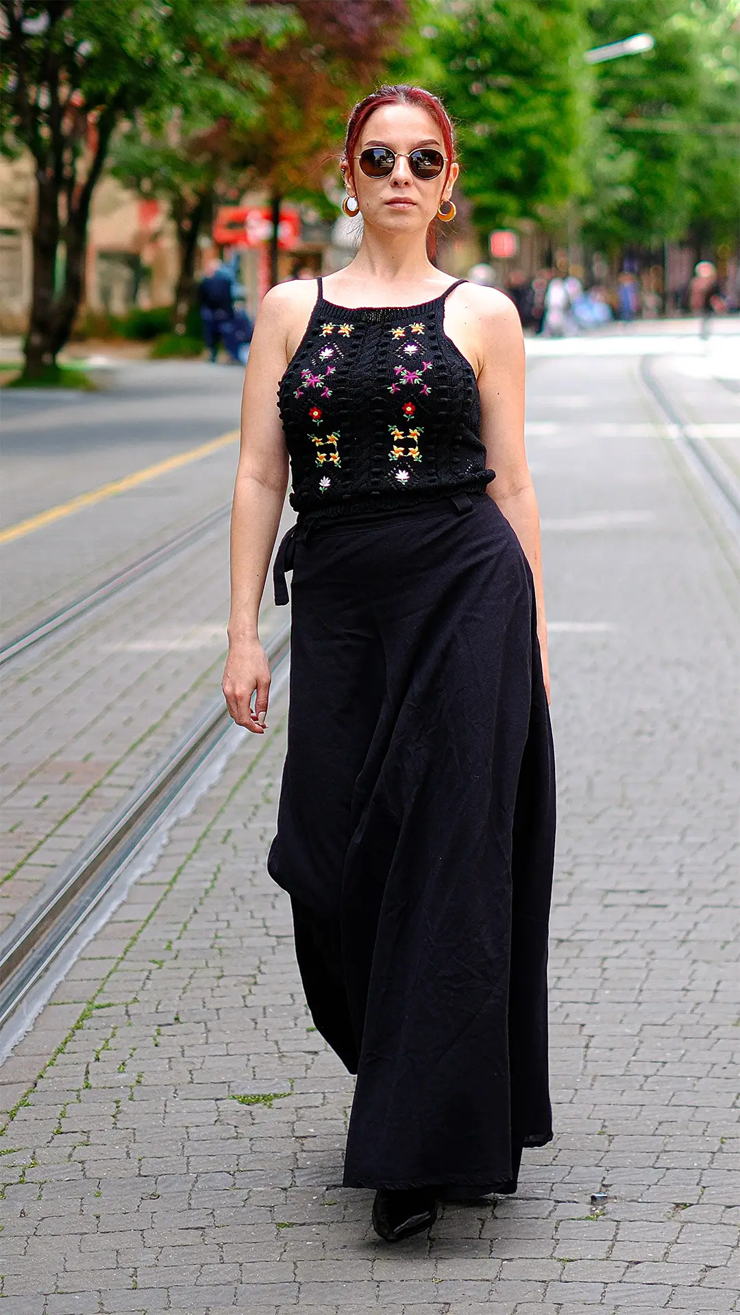 Çiçek İşlemeli Örgü Bluz