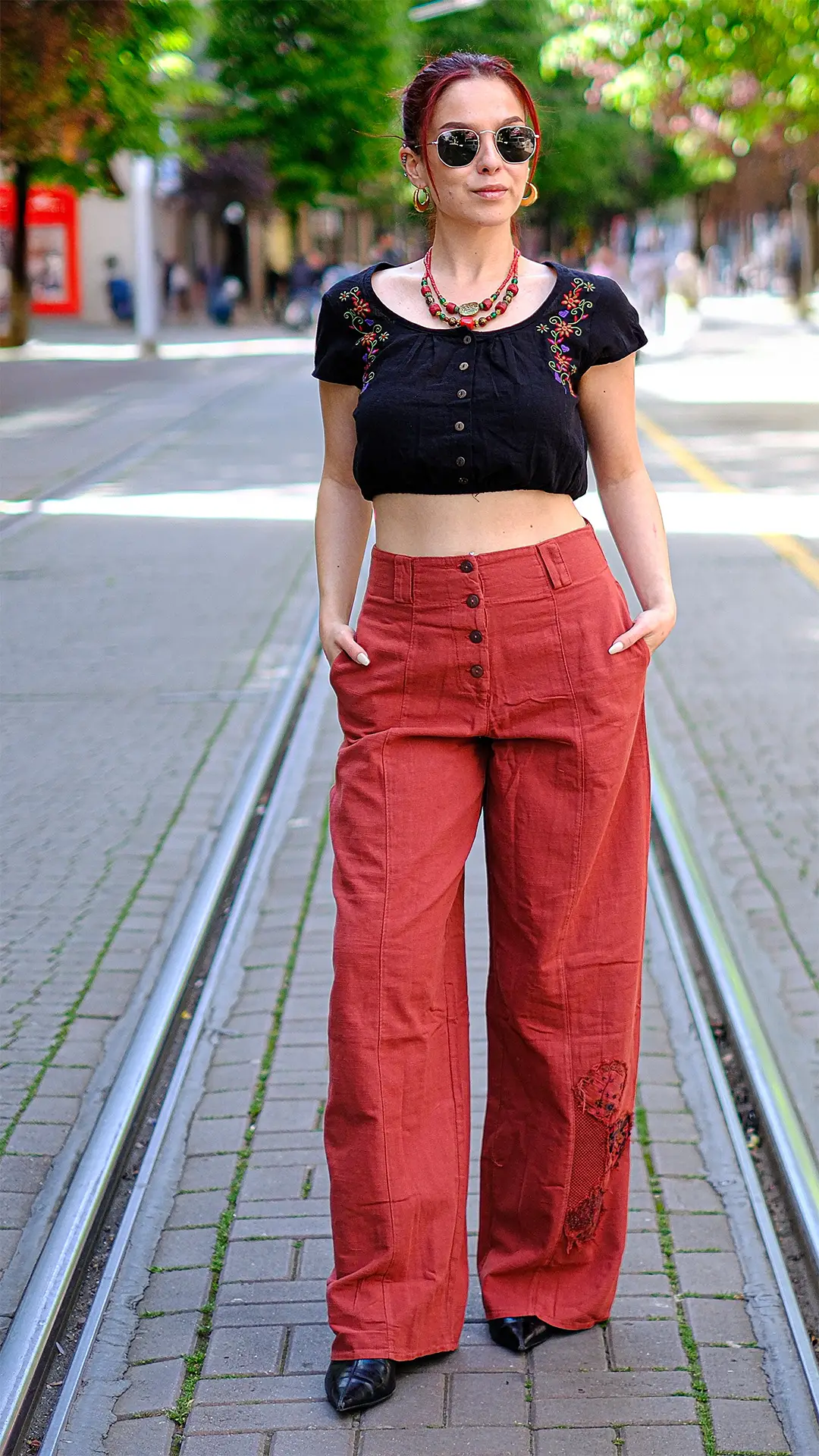 Çiçek İşlemeli Pantolon Kiremit