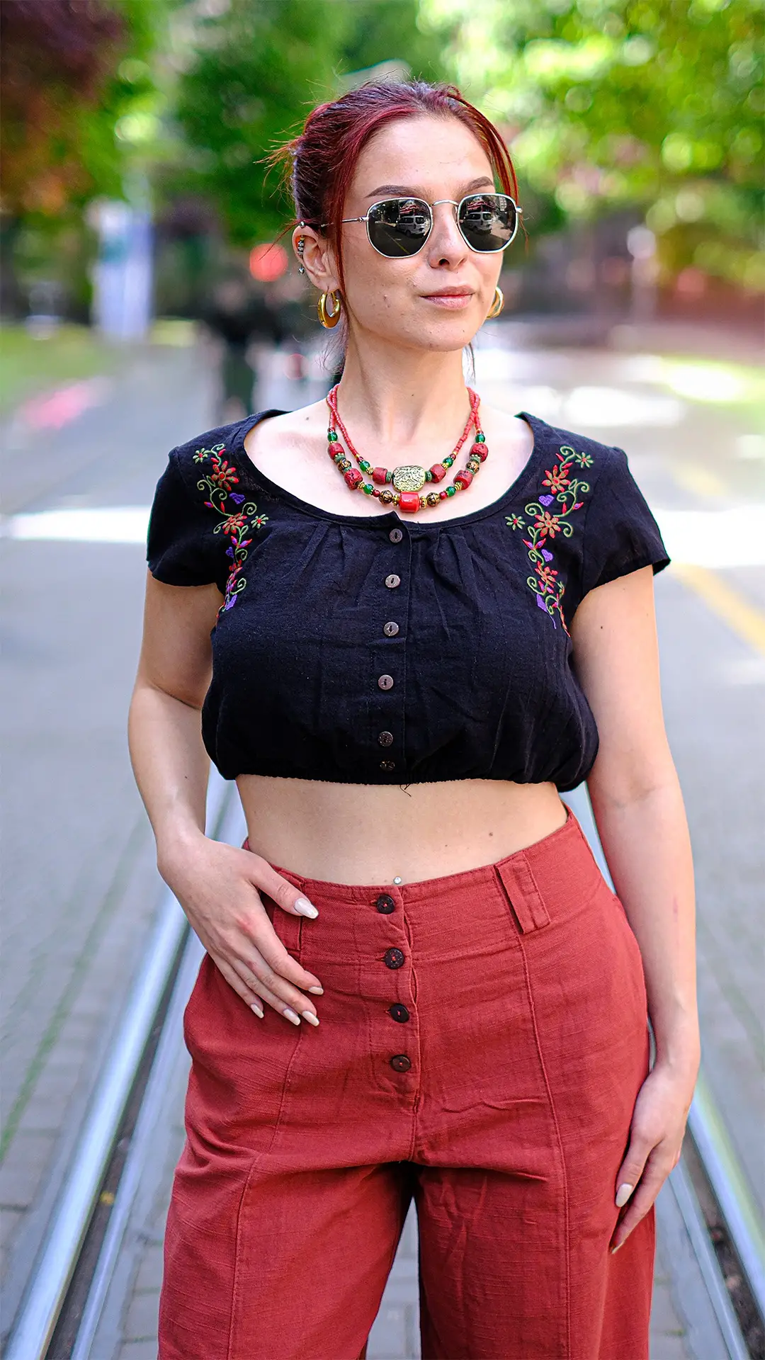 Çiçek İşlemeli Bluz