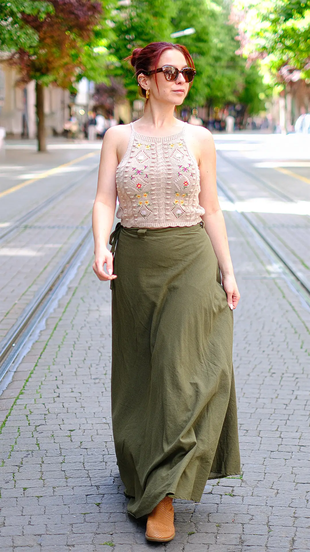 Çiçek İşlemeli Örgü Bluz