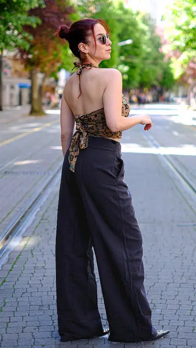 Çiçek İşlemeli Pantolon Siyah