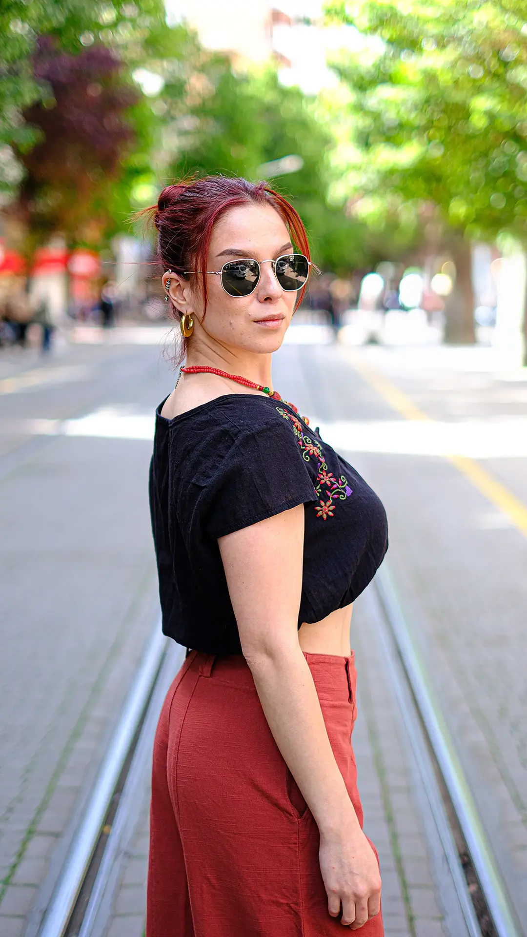 Çiçek İşlemeli Bluz