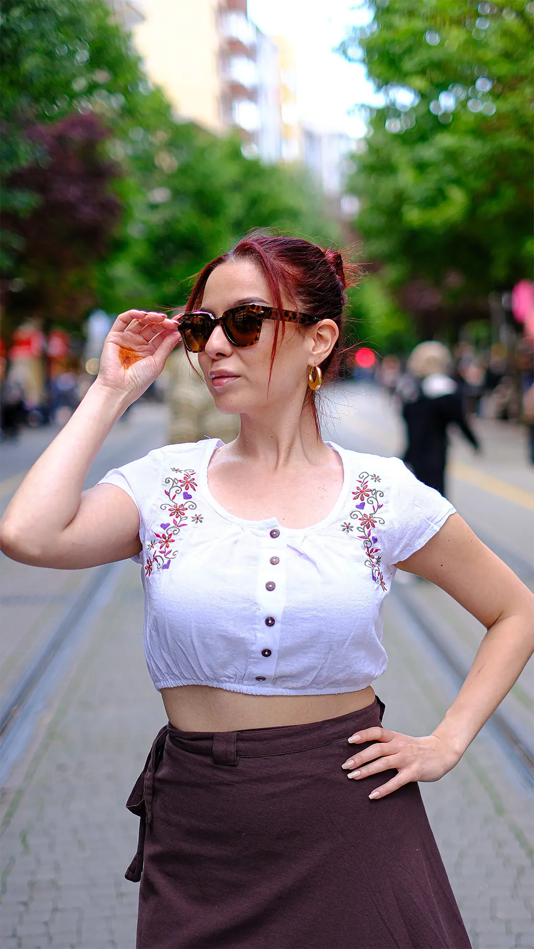 Çiçek İşlemeli Bluz