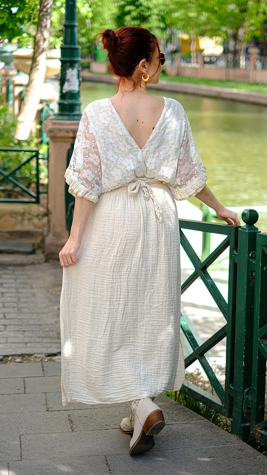 Müslin Kumaş Dantel Detaylı Tasarım Elbise