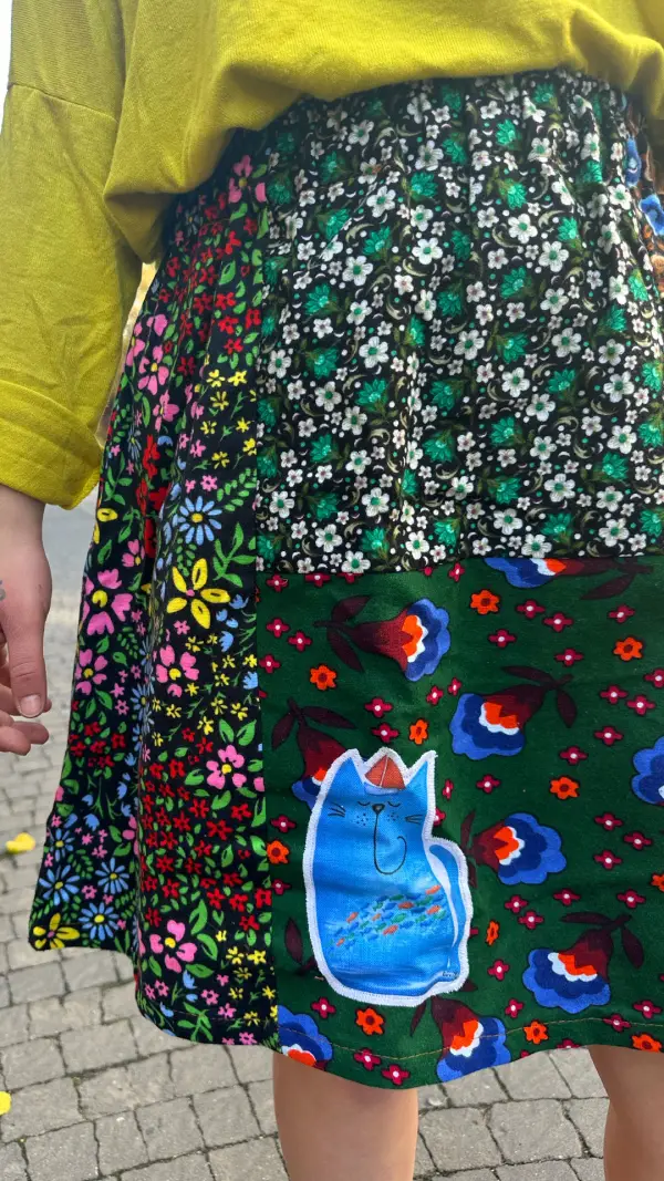 Kedi İşlemeli Tasarım Pazen Etek Kedi İşlemeli Tasarım Pazen Etek